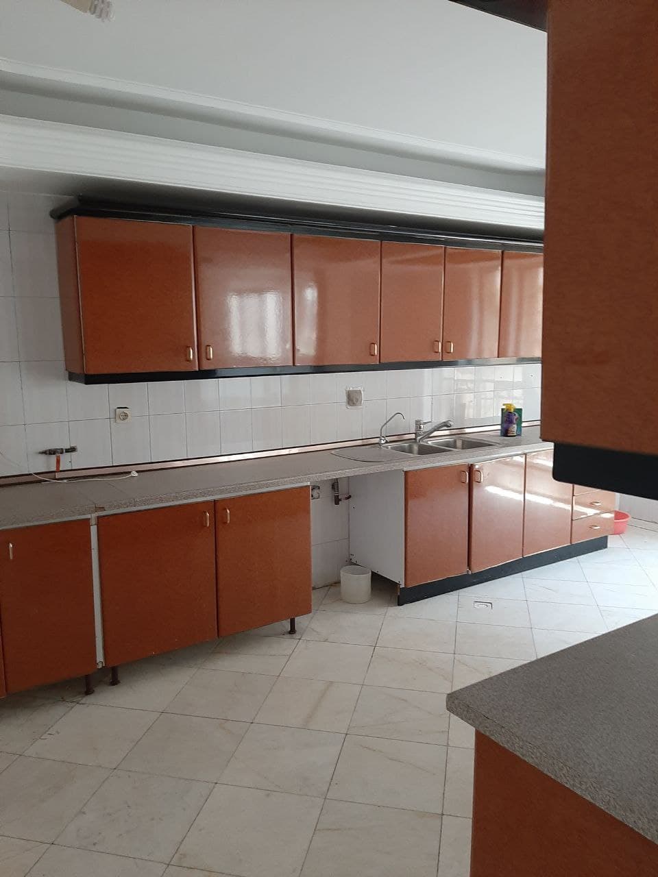 رهن کامل آپارتمان در زعفرانیه فلاحی 210 متر